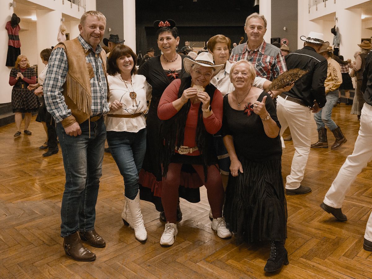 8. COUNTRY BÁL s Přáteli country