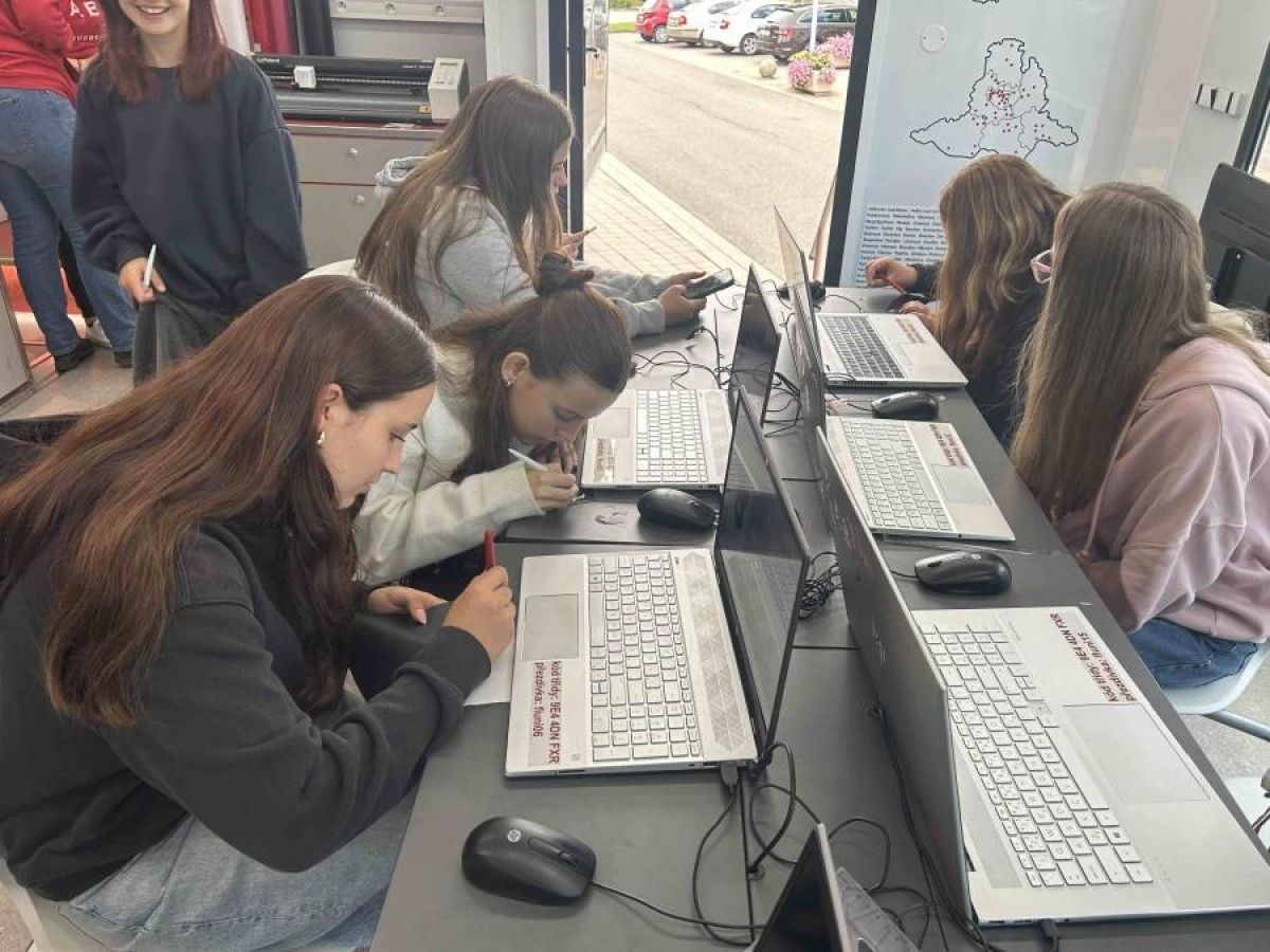 FabLab University kamion