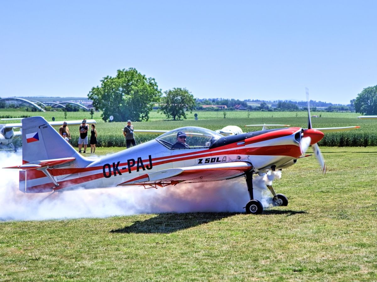 SLET ULTRALEHKÝCH LETADEL & VYHLÍDKOVÉ LETY