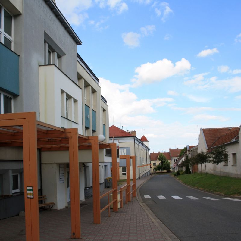 „Jen vysadím dítě a hned jedu“ – Opravdu to za to riziko stojí?