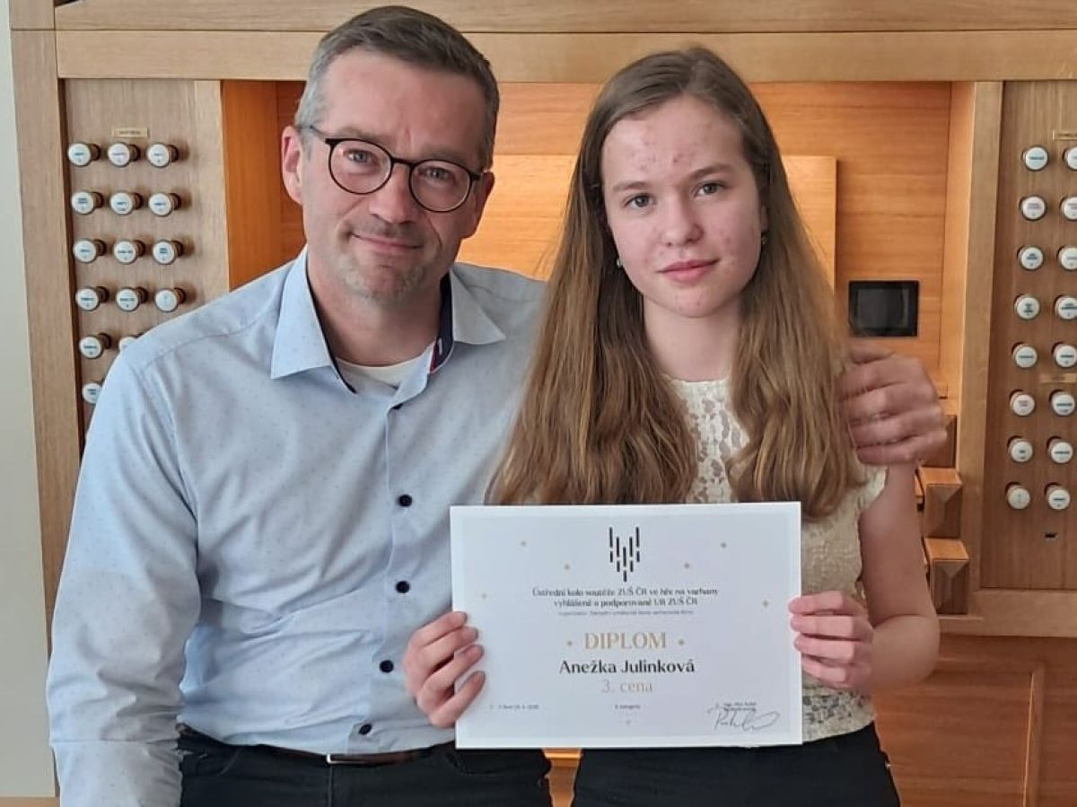 Anežka Julinková hraje na varhany fenomenálně, v ústředním kole soutěže je bronzová